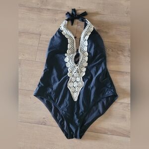 Kona Sol Black Crocet Design L Padded Top Swimsuit